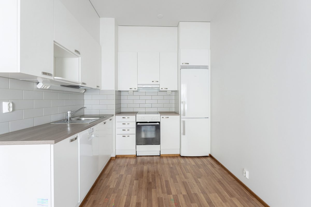 FI-6002216-1-(12-of-19)