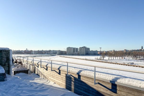 Sompasaari sauna terassi talvi
